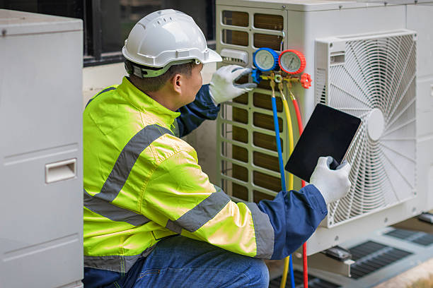 Professional Hvac technician working in Maggie Valley, NC